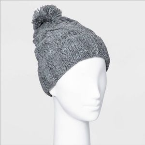 NWOT Women’s cable pom beanie in gray- Universal Thread